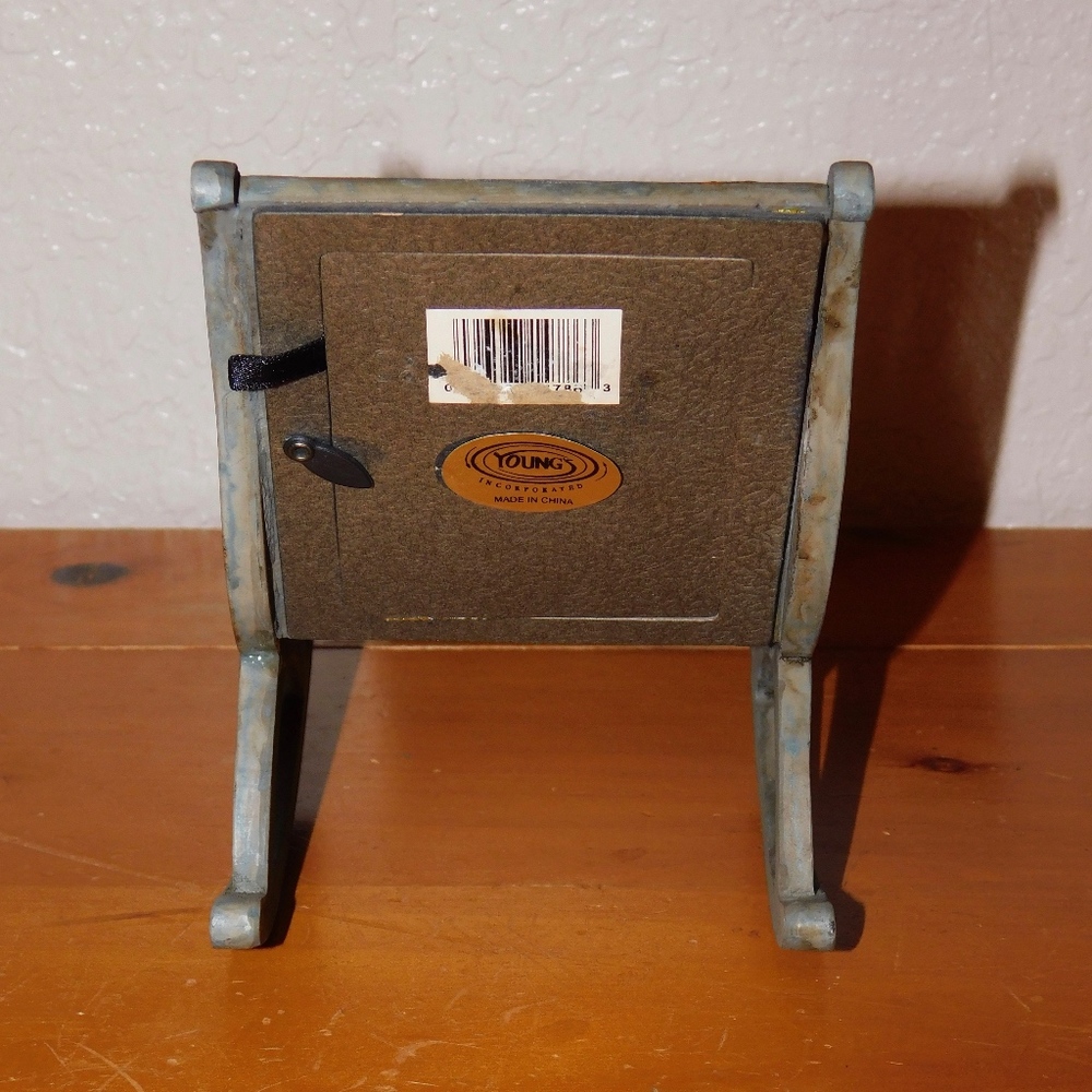 Young's Inc. Resin Rocking Chair Picture Frame - Picture 3 of 8